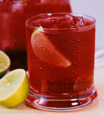 Cranberry caipirinha